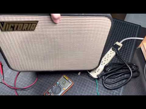 Victoria made in Japan lunchbox amp