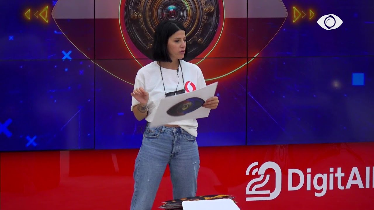 Zarf i bardhë/ Banorët ndezin balonat dhe shprehin secili nga një dëshirë