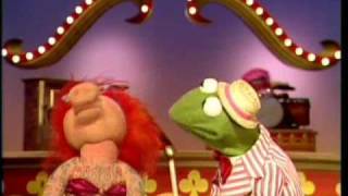 The Muppet Show: Kermit &amp; Lydia - &quot;Lydia The Tattooed Lady&quot;