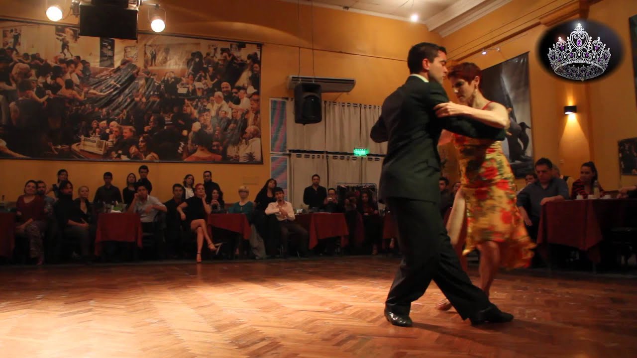 VI POKER DE REINAS: AURORA LUBIZ Y CRISTHIAN SOSA