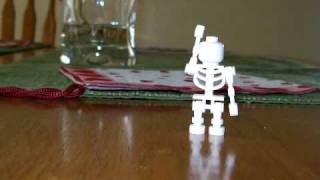 Lego skeleton who lost his head