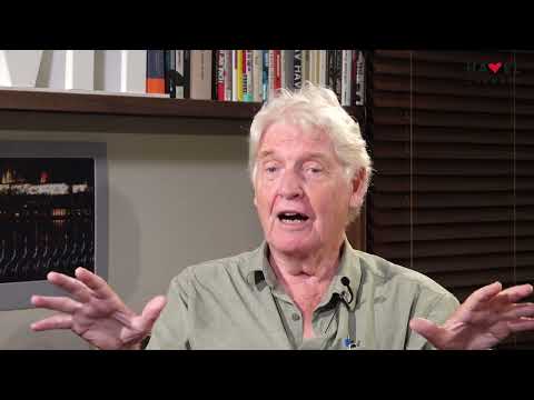 Přehrát video: „Lepší je být optimista,“ říká Paul Wilson v rozhovoru s Jáchymem Topolem