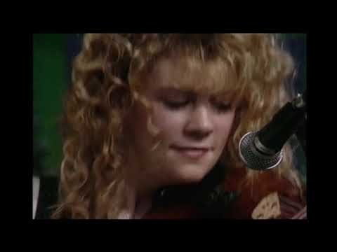 Natalie MacMaster & Ashley MacIsaac - Fiddle Medley (1993)