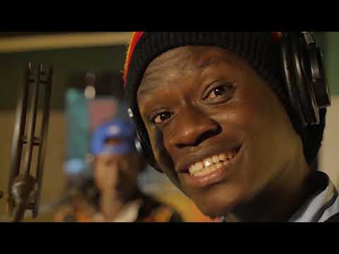 Ezé - Omas Mütze - Album "Inzwischen Dazwischen"