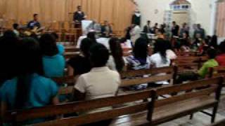 preview picture of video 'Hino 141 HC, cantado pela 1° Assembléia de Deus em Nanuque - MG'