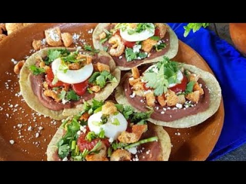 Deliciosas catrachas de chicharrón