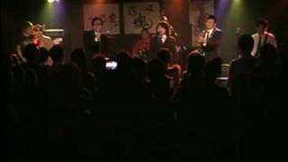 Love Me Do ～ I Want To Hold Your Hand - 人間愛 (2/4)