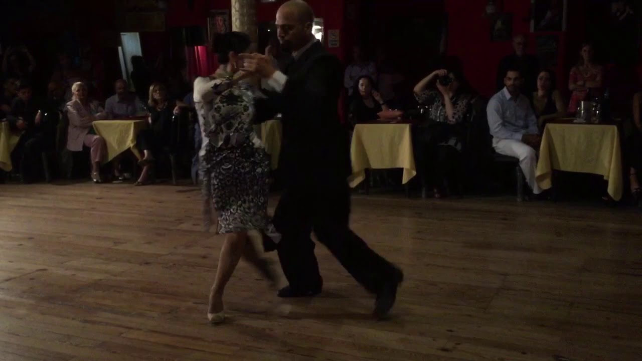 Mariano Logiudice y Guillermina Quiroga bailan un Tango Vals "Pobre Flor" de A. de Angelis