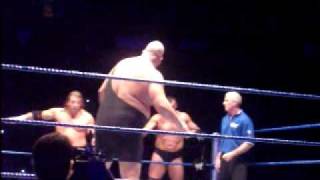 preview picture of video 'Triple H y Undertaker VS Big show y Vladimir kozlov EN VIVO'