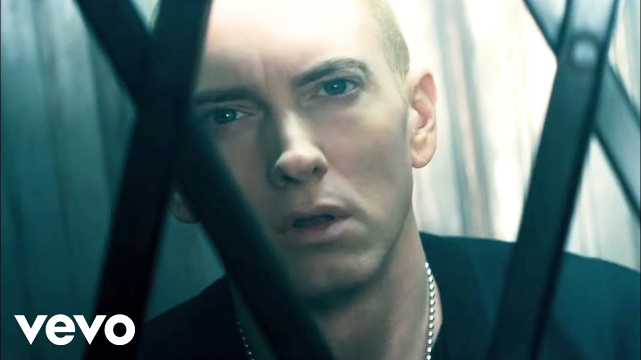 The Monster Eminem feat. Rihanna