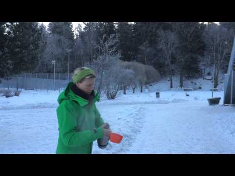 Botkyrka naturskola gör snö.