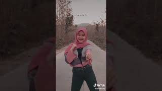 Download lagu Story wa tik tok slowmo | goyang nya bikin nagih mp3
