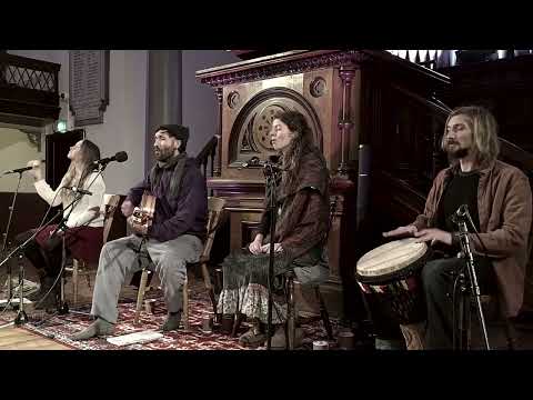 Rose Collective -Recado da Mãe Divina (Cover)- Written by Chandra Lacombe