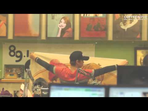 111221 sukira sungmin   성민이는 슈키라 현수막이 좋아요