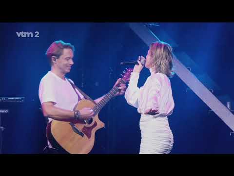 Regi & Pauline - Whisper (MIlk Inc.) Live @ Sportpaleis 30-10-2021