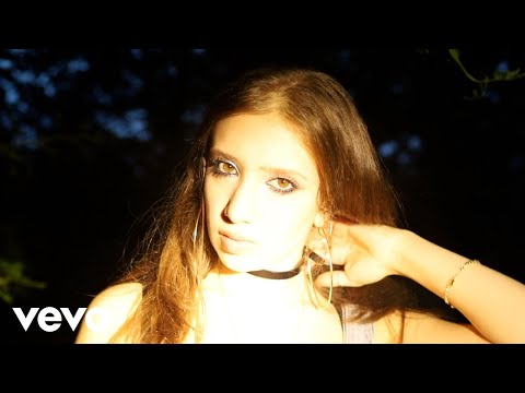 Isabel LaRosa - eyes don't lie (Lyric Video)