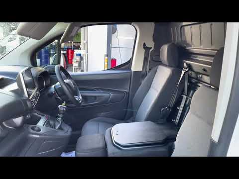 2022 CITROEN BERLINGO 1000 EPRISE PRO  M BLUEHDI - Image 2