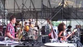 Esperanza Spalding with The Roots &quot;I Know You Know&quot;