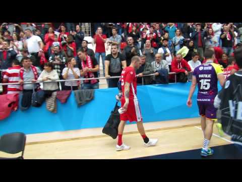 Fanii i-au aplaudat pe handbalistii dinamovisti la finalul disputei cu Nantes