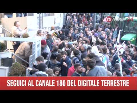 POTENZA CONSIGLIO REGIONALE PROTESTE CONTRO LE TRIVELLAZIONI
