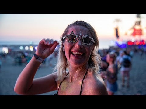 "Frei und normal": 10.000 hotten fünf Tage non-stop am Strand in Albanien