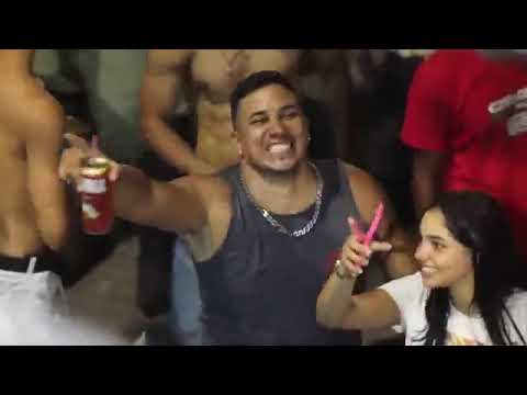 É Pau - Dom Silver (O Coronel), Capitão Pitomba e Banda Pau e Choque