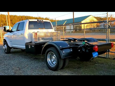 2020 Ram 5500 Cummins. Best 5th wheel setup I've seen. Finished product.