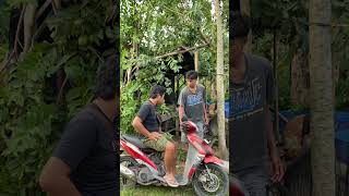 Download lagu bati sitik rapopo nek karo konco #comedy #shortvideo #shortviral mp3