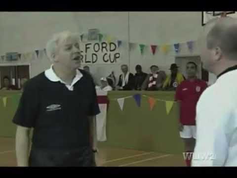 EastEnders - Peggy Mitchell Vs. Pauline Fowler (24th May 2002)