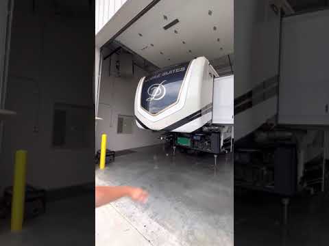 2023 Mobile Suites Orlando | 3 Minute RV Tour