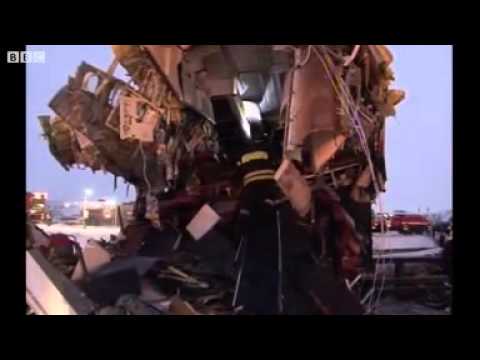 BBC News - Probe into plane crash in Moscow which killed four crew