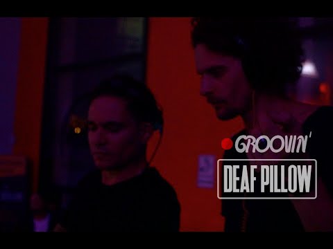 Groovin' w/ Deaf Pillow by Robot Groove