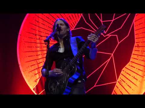 Myles Kennedy - Love Can Only Heal / World on Fire - Tilburg  17-June-2022