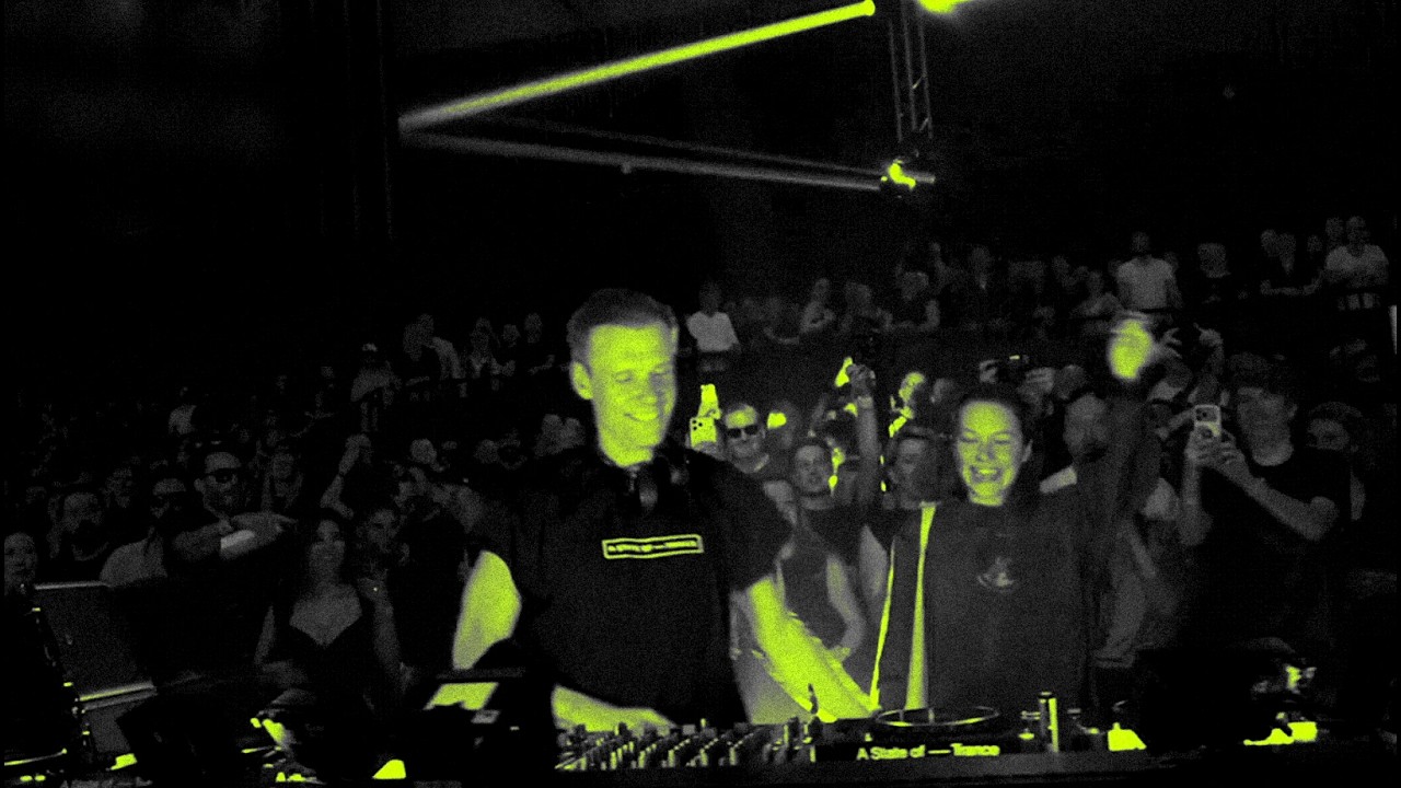 Armin van Buuren & Olive Anguz - Vem Comigo (Official Visualizer)