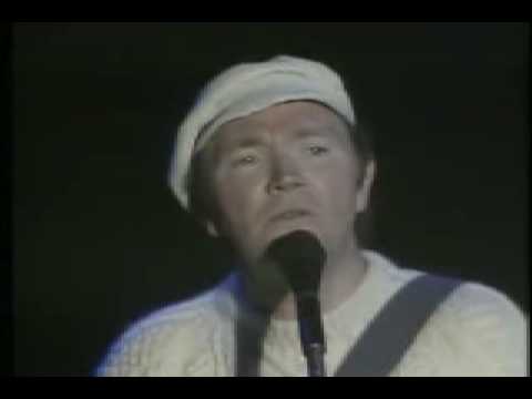 Irish Celtic Music - Carrickfergus - Clancy Brothers & Tommy Makem