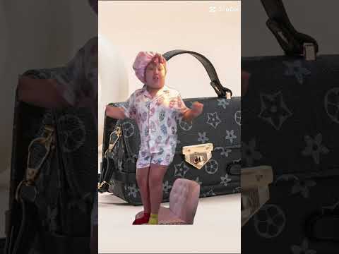 coco she fall shopping #funnyshorts #coco she fell #shorts