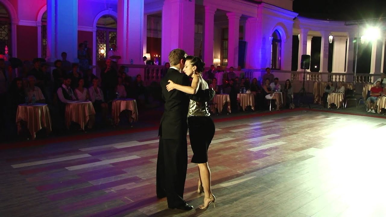 Video thumbnail for Csongor Kicsi y Raluca Teodor - Tango Cazino 2013 - 4/4