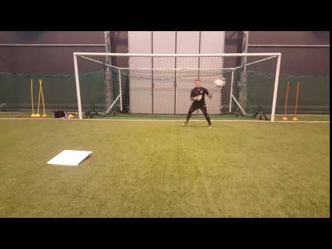 Målvaktsövning fotboll Vimmerby IF. Nic Rydholm