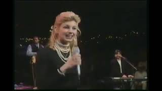 Faith Hill | Let's Go To Vegas (Live)