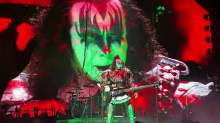 Gene Simmons Bass Solo + God Of Of Thunder - KISS Live 4K in Bogotá 7 de mayo 2022