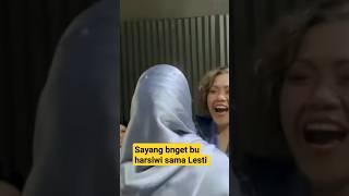 Download lagu Lesti langsung dipeluk ibu Harsiwi #shorts#lestikejora #leslar mp3