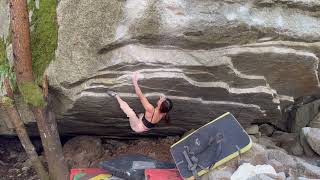 Video thumbnail de Gibb's Cave, V8. Squamish