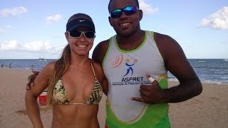 preview picture of video 'frescobol 2014 Wallisson (sagaz) e Alessandra  (Galega)  praia de Tambaú PB'