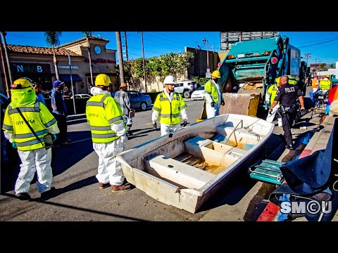 𝗦𝗛𝗜𝗣𝗦 𝗔𝗛𝗢𝗬: LAPD Oversees City Crew Destroying Boat During Homeless Sweep