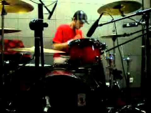 Kapela L.A. - Runaway (Recording Drums in the Studio)