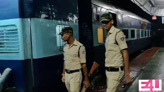 preview picture of video 'Rewanchal Express Train & GRP (Police) : Midnight Arrival at Khurai Railway Station !!!'