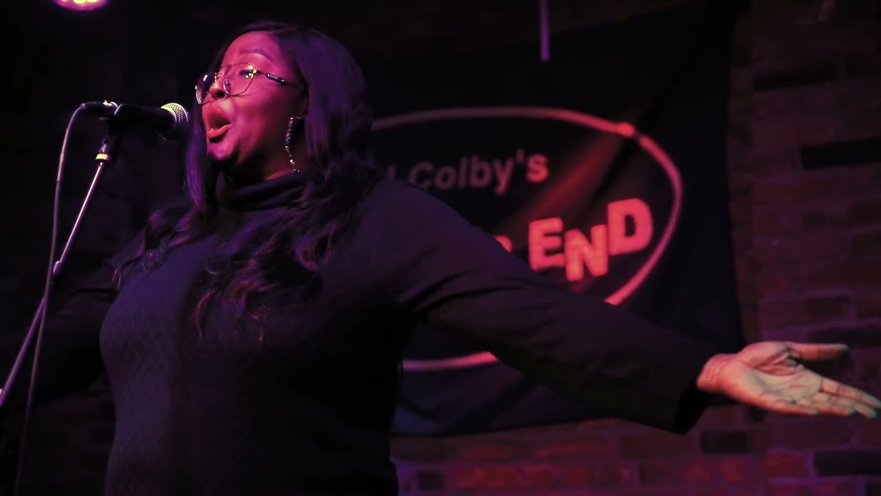 Lauren Byrd performance at iconic NYC club the Bitter End