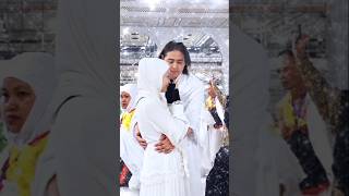 Download lagu Roger danuarta & Cut Meyriska umroh bareng anak 🥰#shortsviral mp3