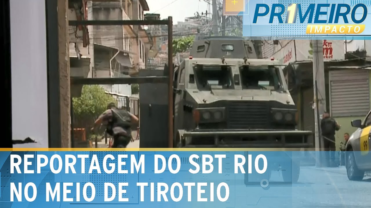 Reportagem do SBT Rio flagra confronto durante operação no Alemão | Primeiro Impacto (24/01/25)