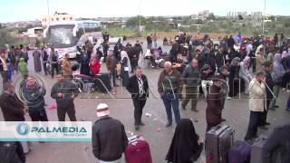 preview picture of video 'تفاقم معاناة آلاف المواطنيين الذي يحتاجون للسفر داخل قطاع غزة عبر معبر رفح البري 23-12-2014'